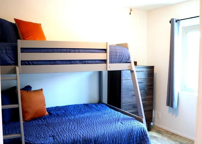 Centrally Located To Family Fun, Golf & Baseball! * Surprise