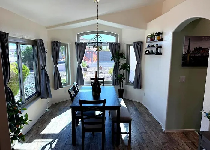 Centrally Located To Family Fun, Golf & Baseball! *